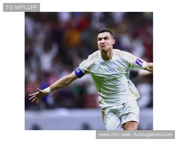 C罗急躁动作引吐槽：为啥不能学学梅西？